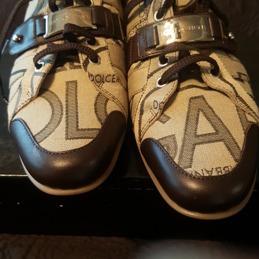 Shoes only - Picture 3 of 4